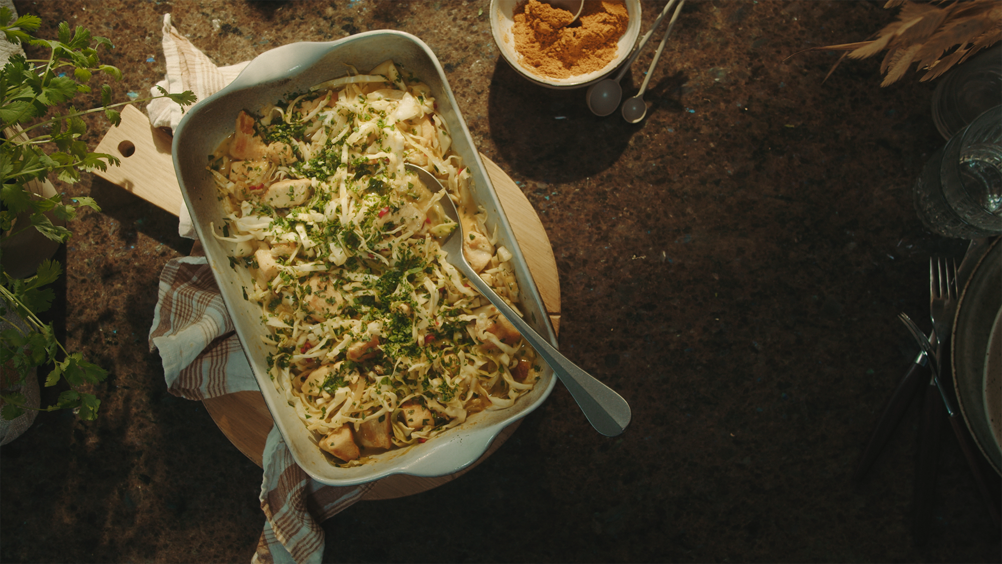 Cabbage salad with onion, coriander and leek